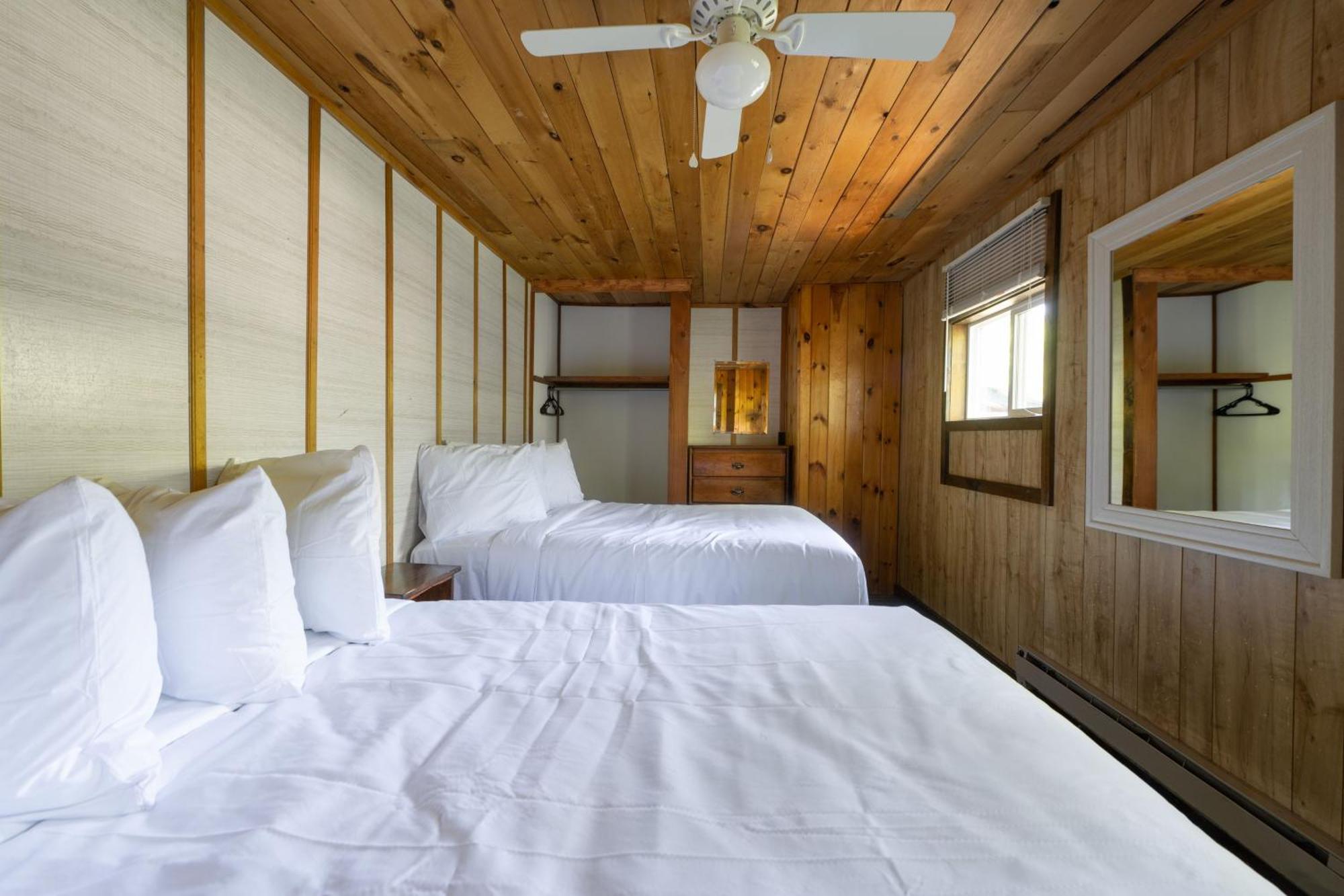 Depe Dene Lakeside 3* Lake George