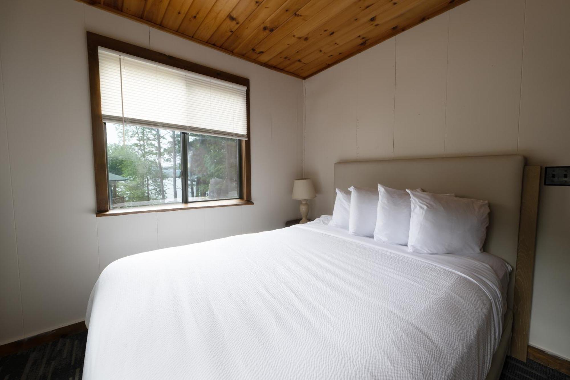 Depe Dene Lakeside 3* Lake George