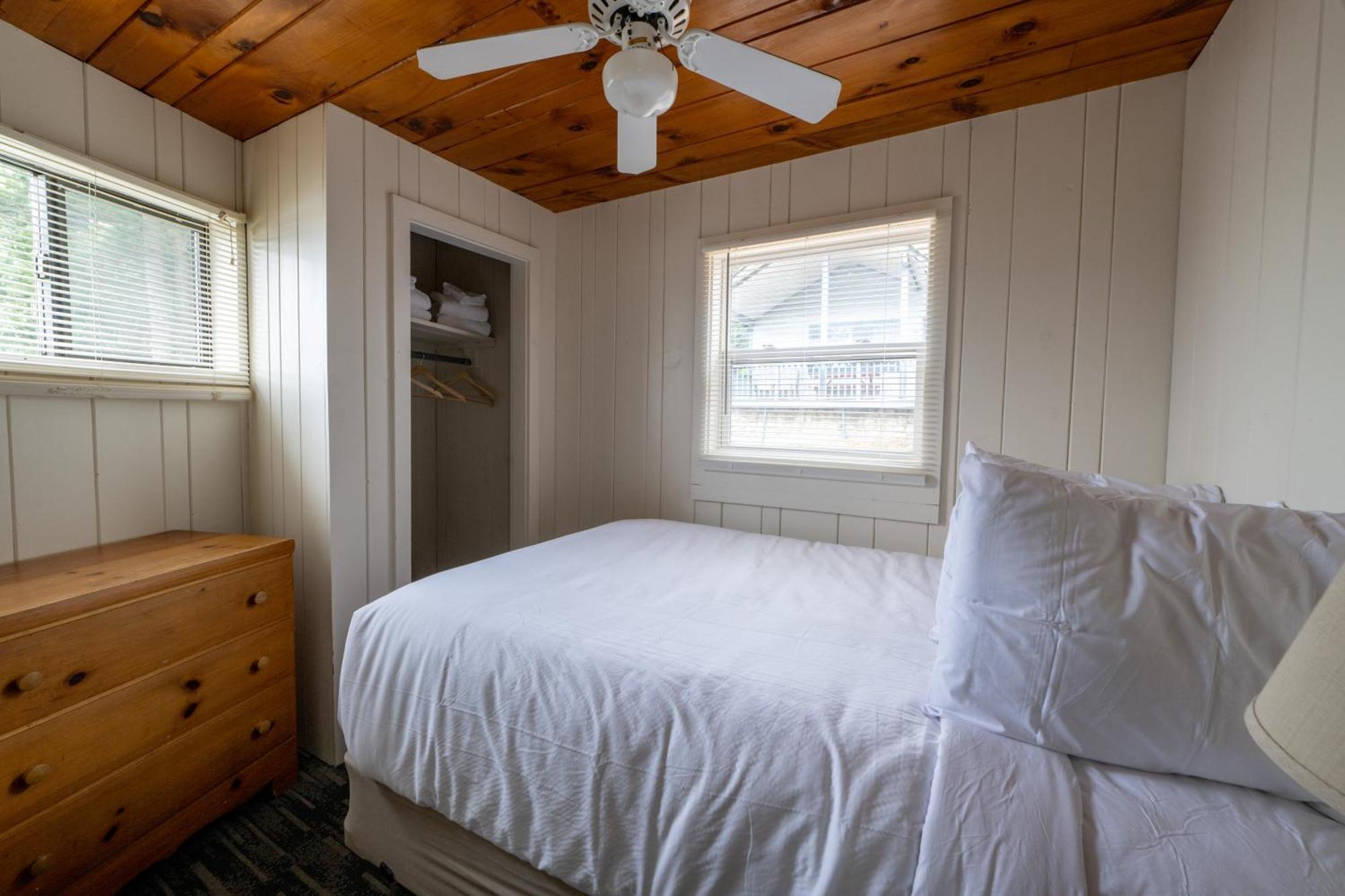 Hotel Depe Dene Lakeside Lake George