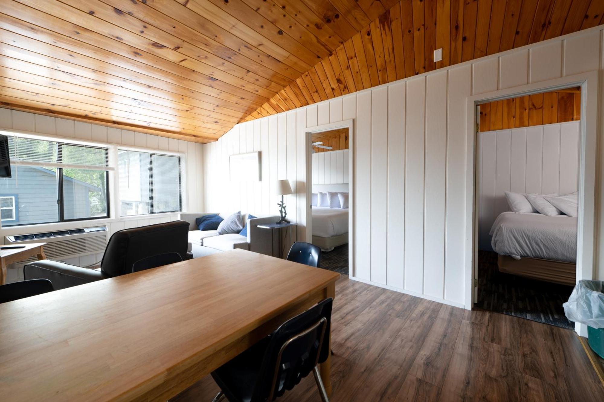 Depe Dene Lakeside Hotel 3*