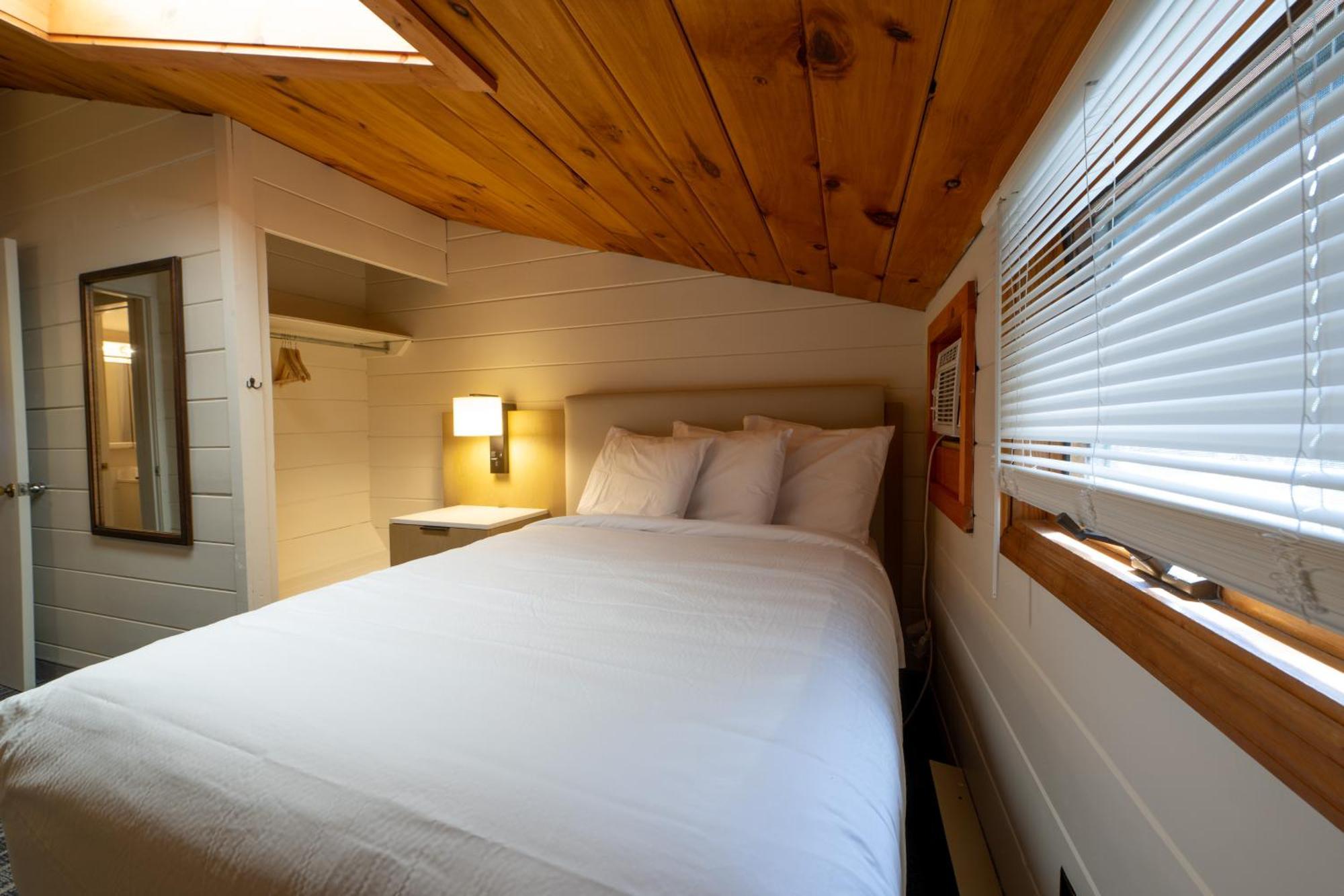 Hotel Depe Dene Lakeside Lake George