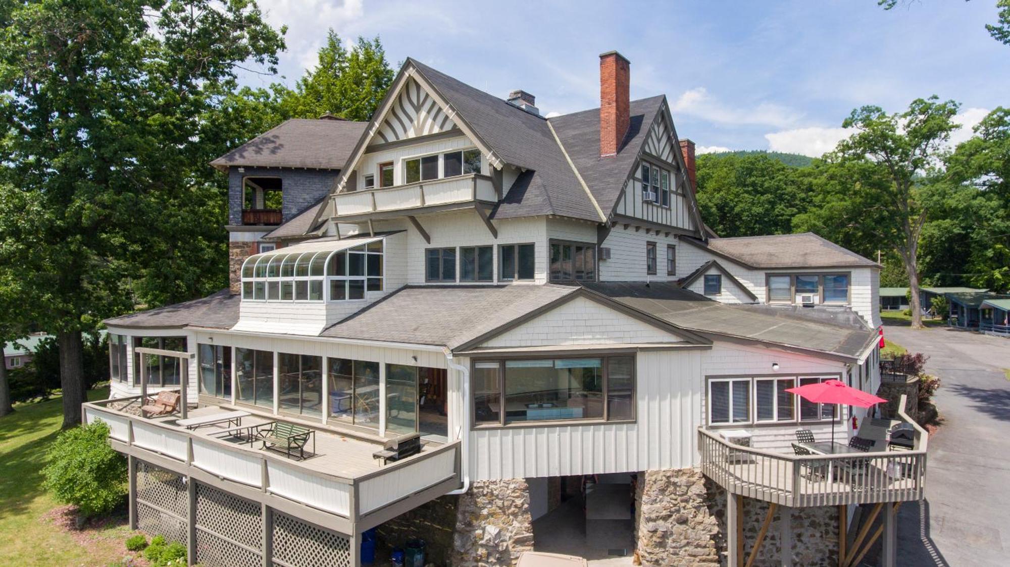 Hotel Depe Dene Lakeside Lake George