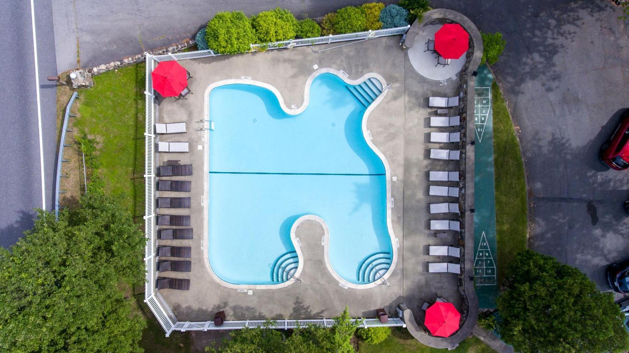Depe Dene Lakeside Hotel 3*