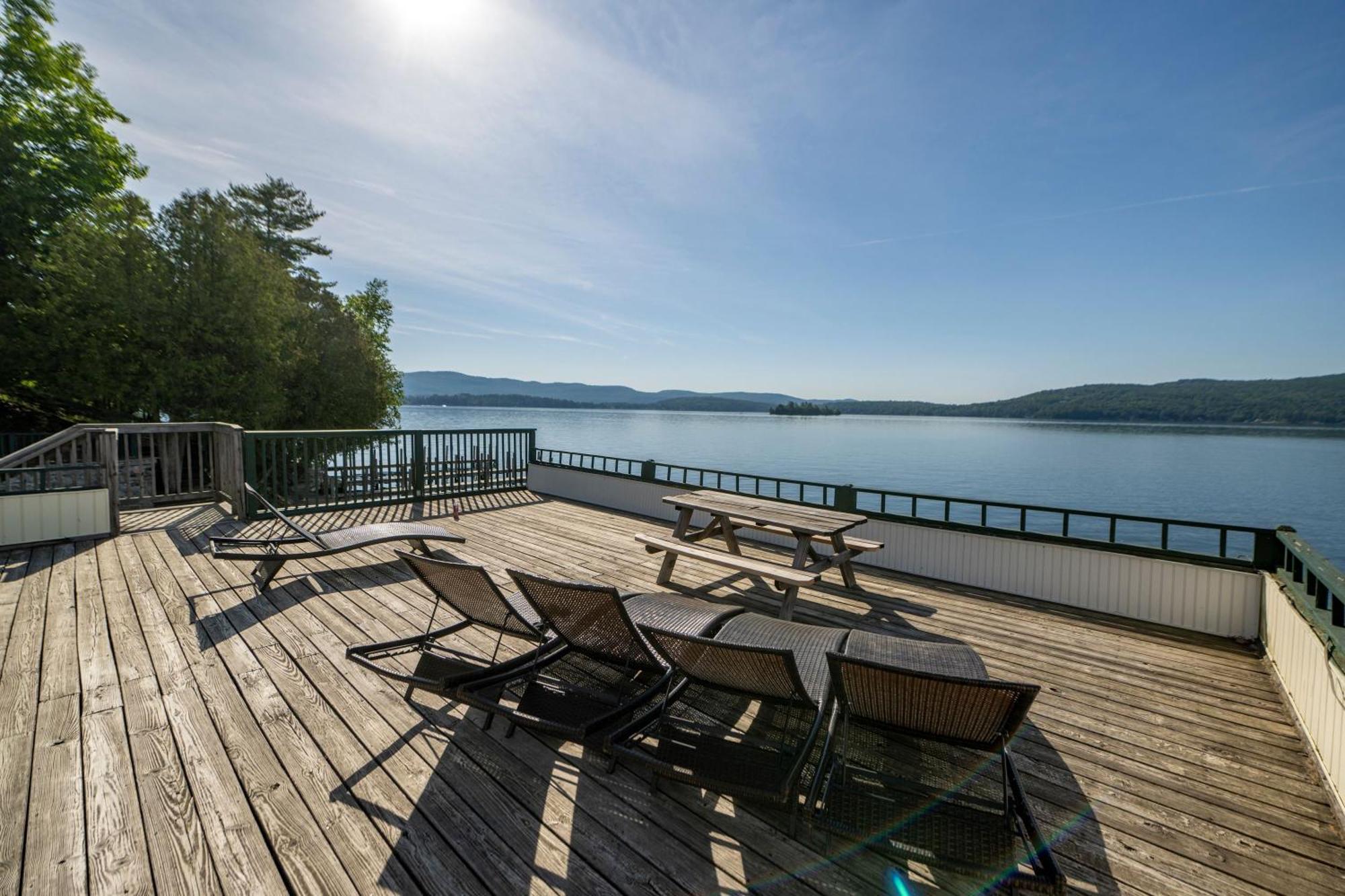 Depe Dene Lakeside Hotel