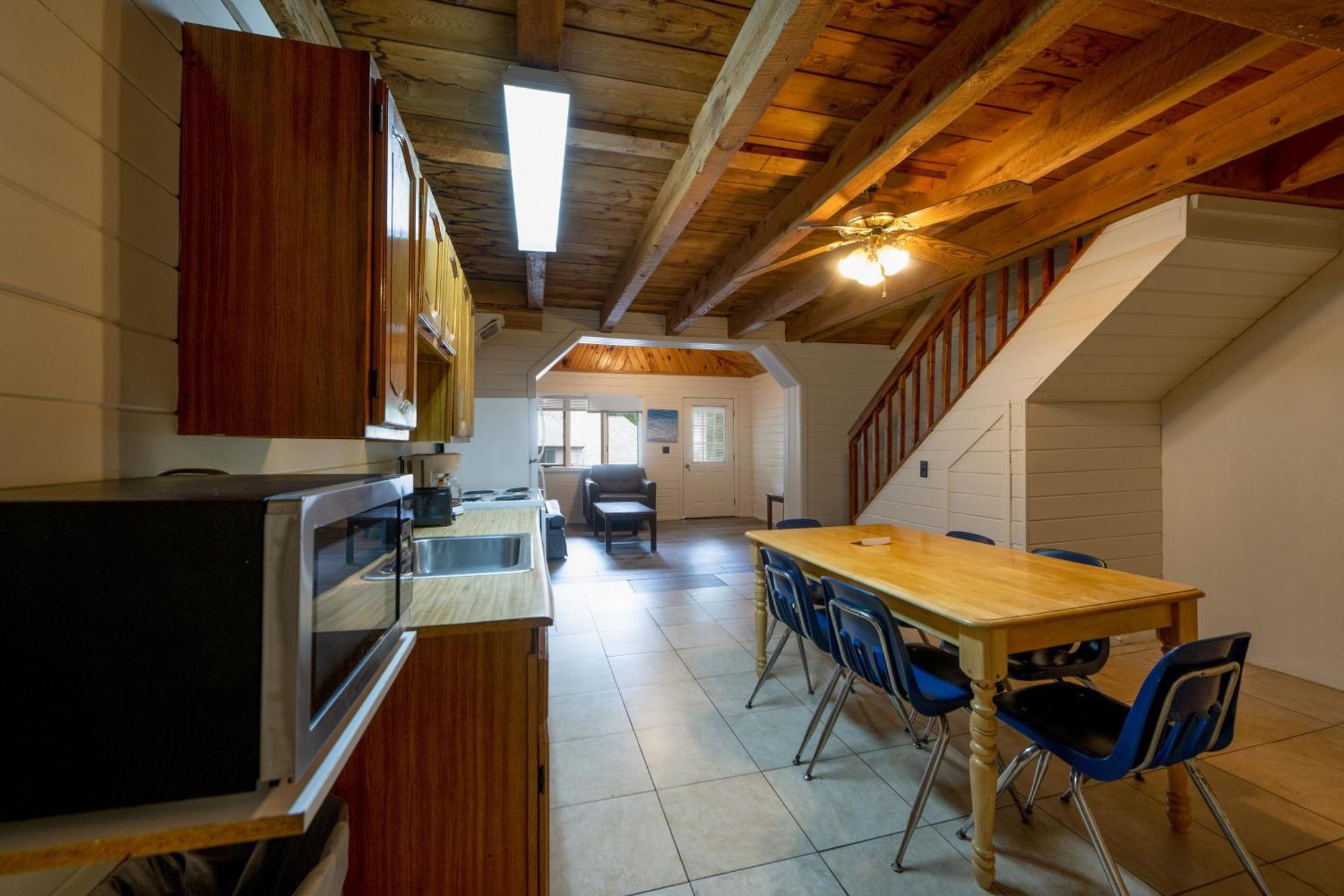 Depe Dene Lakeside Hotel 3*