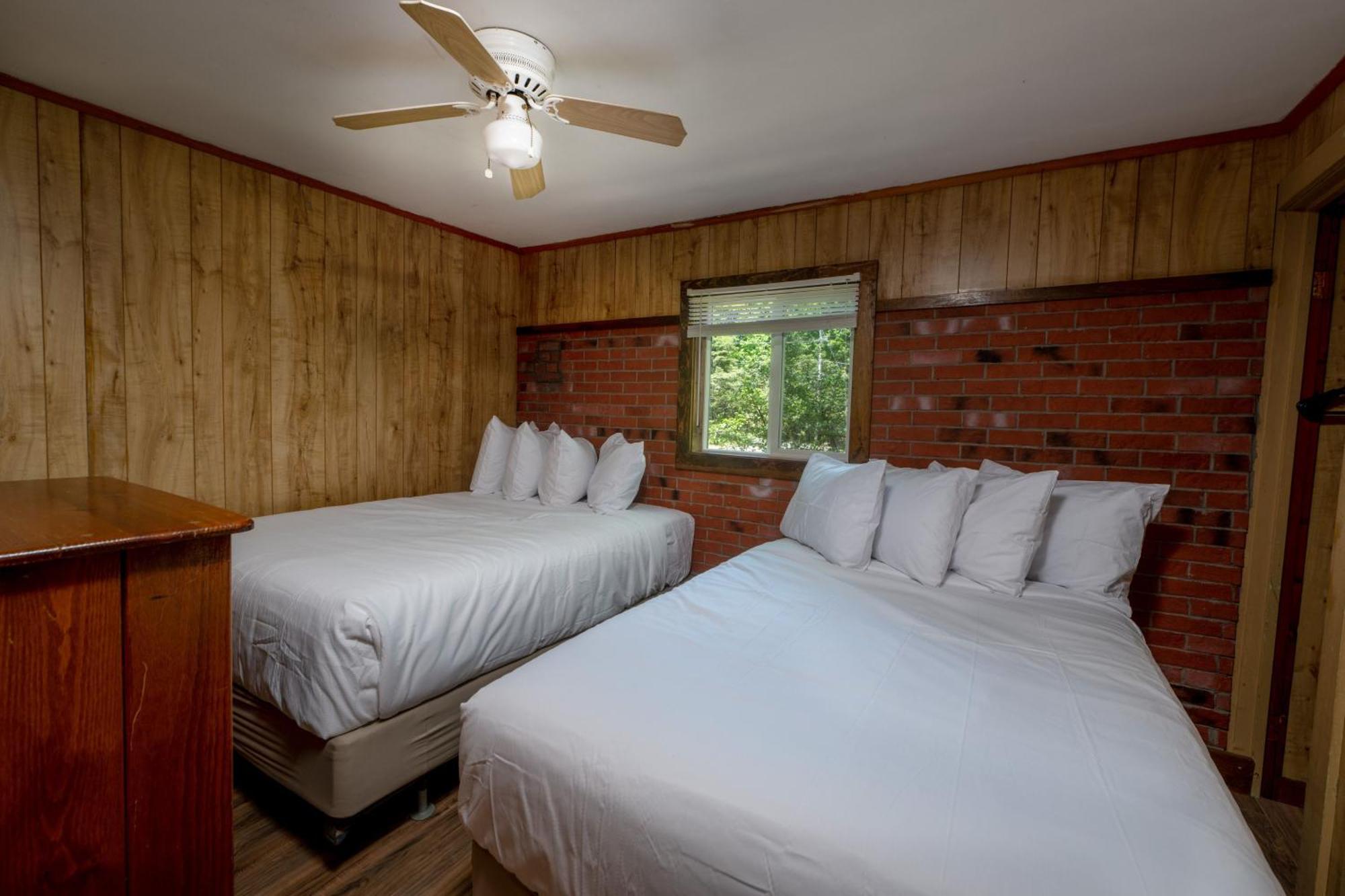 Depe Dene Lakeside 3* Lake George